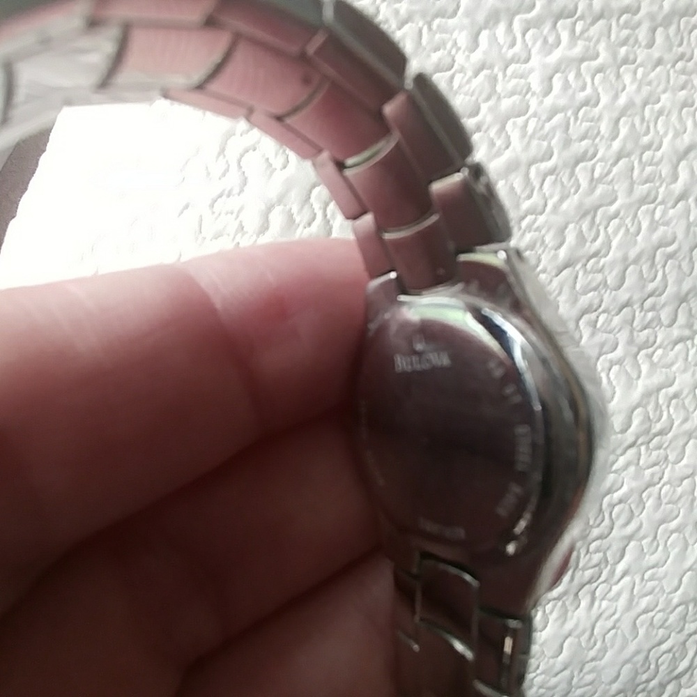 Ladies Bulova watch - Picture 3 of 4